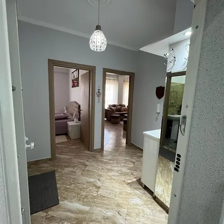 Апартаменты Enri's Дуррес